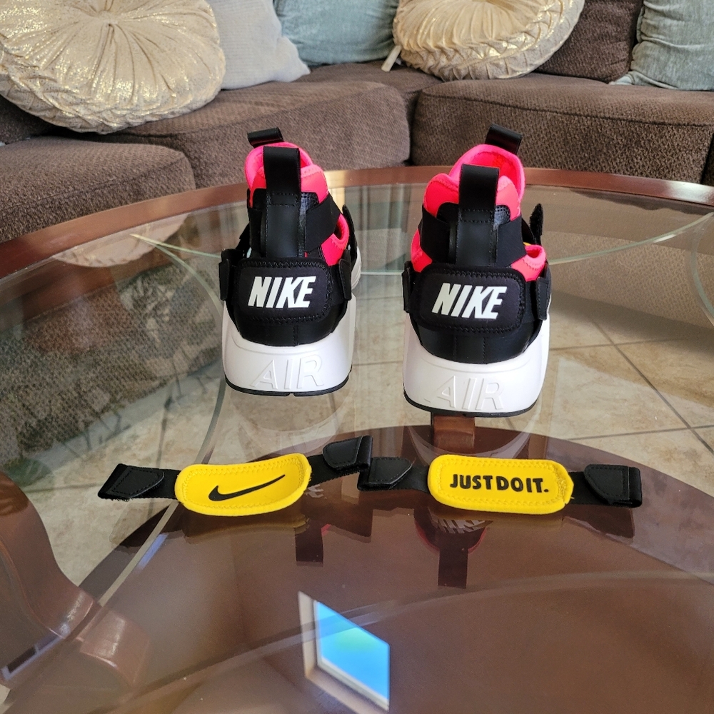 Nike Huarache City - Picture 2 of 6